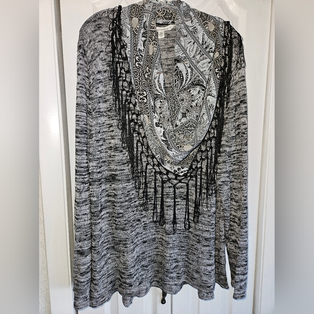 Nice Tantrums blouse XXL - 2X comes with sliky fringe scarf